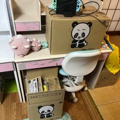 無料で差し上げます学習机破損箇所、汚れ傷ありの画像