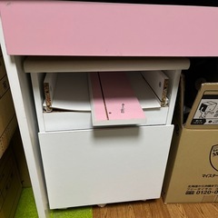 無料で差し上げます学習机破損箇所、汚れ傷ありの画像