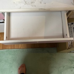 無料で差し上げます学習机破損箇所、汚れ傷ありの画像
