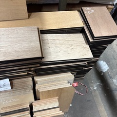 ラワン　合板　厚さ15mm 20cm×30cmくらい　100枚くらいの画像