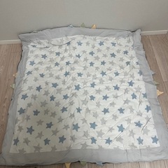 【2枚まとめ売り】ニトリ　星柄　ベビーマット　110×110cm 2枚まとめ売りの画像