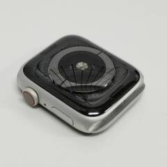 Apple Watch Series 4/GPS+セルラー/44mm/A2008/シルバー〈MTVT2J/A〉の画像