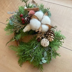 針葉樹ドライフラワー馬蹄リース　クリスマスリースの画像