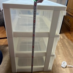 3段衣装ケース白の画像