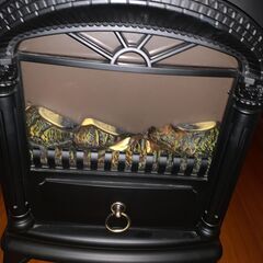 電気の暖炉型ファンヒーター譲りますの画像