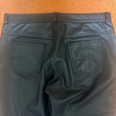 牛革パンツになりますの画像