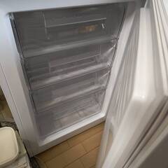 MAXZEN 冷凍庫 家庭用 小型 85L 右開きの画像