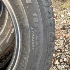 ☆ スタッドレスタイヤ　185/60R-14 ４本セット　☆の画像