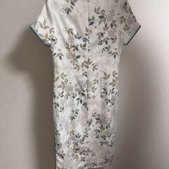 【新品未使用・タグ付き】花柄チャイナドレス✨気品あるデザイン🌸の画像