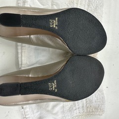 ウェッジソールパンプスの画像