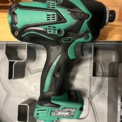 日立ハイコーキインパクトドライバー　コード付
の画像