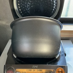 新生活始める方🌸炊飯器🍙ZOJIRUSHI象印5.5合炊き🍚2016年製NP-VP10E3ダークブラウンの画像