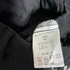 ズボン黒の画像