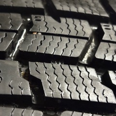 C-8 タイヤ 中古 GOOD YEAR STUDLESS ICE NAVI 7 175/60R16 23年製の画像