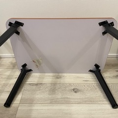 折り畳みテーブルの画像