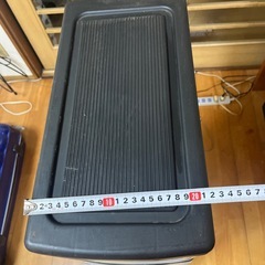 細長い高さのある収納ケースの画像