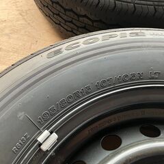 【2021年新車外し】トヨタ 200系 ハイエース 15インチ 純正タイヤ・ホイール 4本セット 6J+35 P.C.D.139.7 6穴 195/80R15 LTの画像