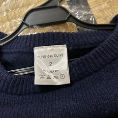 ネイビーのセーター　レディースの画像