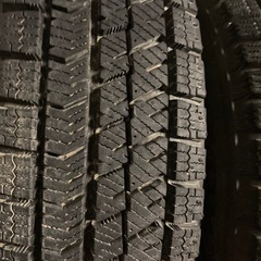 145/80R12 スタッドレスタイヤ　軽自動車　の画像