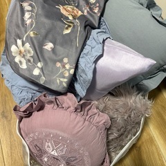 クッション3つ&カバーセット
の画像