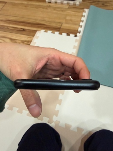 【中古品】iPhone SE3 64GB 値下げ交渉か可
