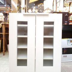 キャスター付き キャビネット■横幅60㎝×奥行38cm×高さ75.5cm■2枚ガラス扉 棚板可動式 ホワイト 食器棚■近隣配送無料 買取帝国 朝霞店の画像