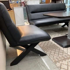 クレマ　ダイニングチェア&昇降テーブル3点セットの画像