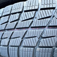 💕ブリヂストン　スタッドレスタイヤ　195/65R15   4本の画像