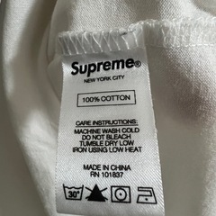 supreme small box logoの画像