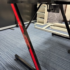 ゲーミングチェア　ゲーミングデスクの画像