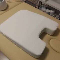 マッサージ胸当て枕の画像