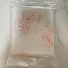 子供　ご飯　使い捨てエプロンの画像