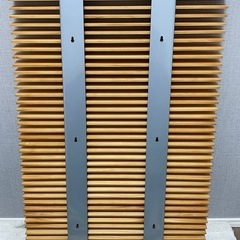 木製CDラック スリットデザインの画像