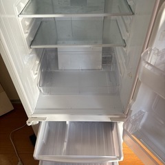 シャープの冷蔵庫の画像