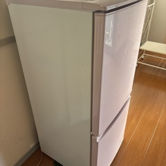 シャープの冷蔵庫の画像