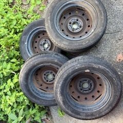 軽のホイールたいやタイヤの画像