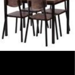 ダイニングテーブルの画像