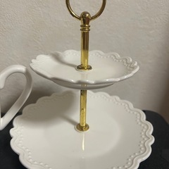 ミニケーキスタンド2段プレート・ティーカップの画像