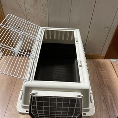 美品ペットキャリーの画像
