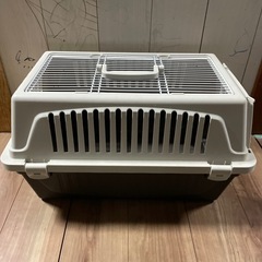 美品ペットキャリーの画像