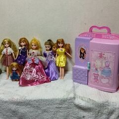 リカちゃん　ドレスルーム＆人形6個の画像
