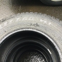 ハイエース　キャラバン　ブリヂストンスタッドレスタイヤVL1の画像