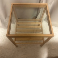 IKEA ガラスサイドテーブル　ネスナの画像