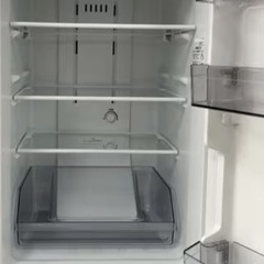 冷蔵庫【配達無料お届け設置出来ます💫都内近郊🚚】信頼のTOSHIBA製153ℓ✨扉内側3段ポケット❄️自動霜取り機能付き✨除菌クリーニング済✨超極美品✨他にも冷蔵庫.洗濯機.電子レンジ.オーブン電子レンジ.炊飯器.テーブル&椅子.机&チェアー.ベット&マットレス.ソファーなど多種多様な美品が有ります✨お気軽にお問い合わせ下さい💫 の画像