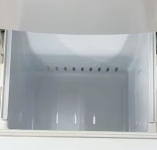 冷蔵庫【配達無料お届け設置出来ます?都内近郊?】信頼のTOSHIBA製153ℓ✨扉内側3段ポケット❄️自動霜取り機能付き✨除菌クリーニング済✨超極美品✨他にも冷蔵庫.洗濯機.電子レンジ.オーブン電子レンジ.炊飯器.テーブル&椅子.机&チェアー.ベット&マットレス.ソファーなど多種多様な美品が有ります✨お気軽にお問い合わせ下さい?