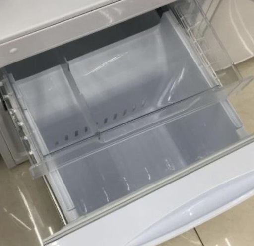 冷蔵庫【配達無料お届け設置出来ます?都内近郊?】信頼のTOSHIBA製153ℓ✨扉内側3段ポケット❄️自動霜取り機能付き✨除菌クリーニ