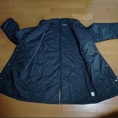 【値下げ】ミキハウス　ママコート　抱っこおんぶコート　黒　取り外しアタッチメント付きの画像