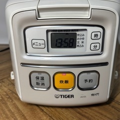 ◆TIGER◆タイガー◆マイコン炊飯ジャー◆3合炊き◆JAI-55E5◆一人暮らし◆炊き立てミニ◆ホワイトの画像