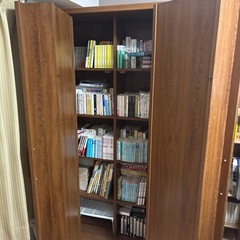 観音開き2枚扉収納本棚の画像