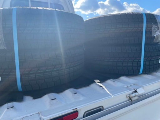 スタッドレス205/60R16